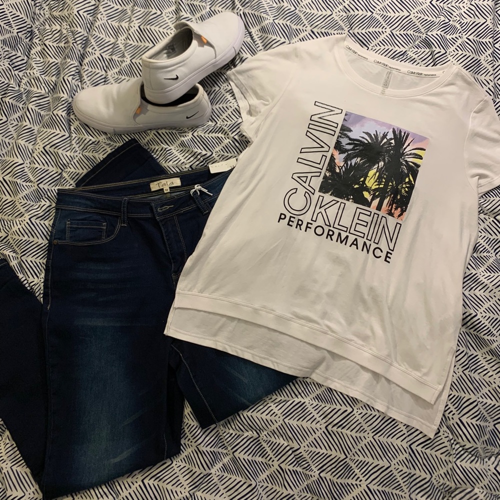 Calvin Klein Tee Shirt